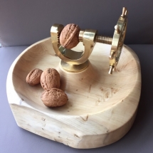 Nussknacker Schale Thujaholz